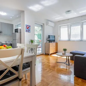 lovely-apartment-zadar.hotelinzadar.com/